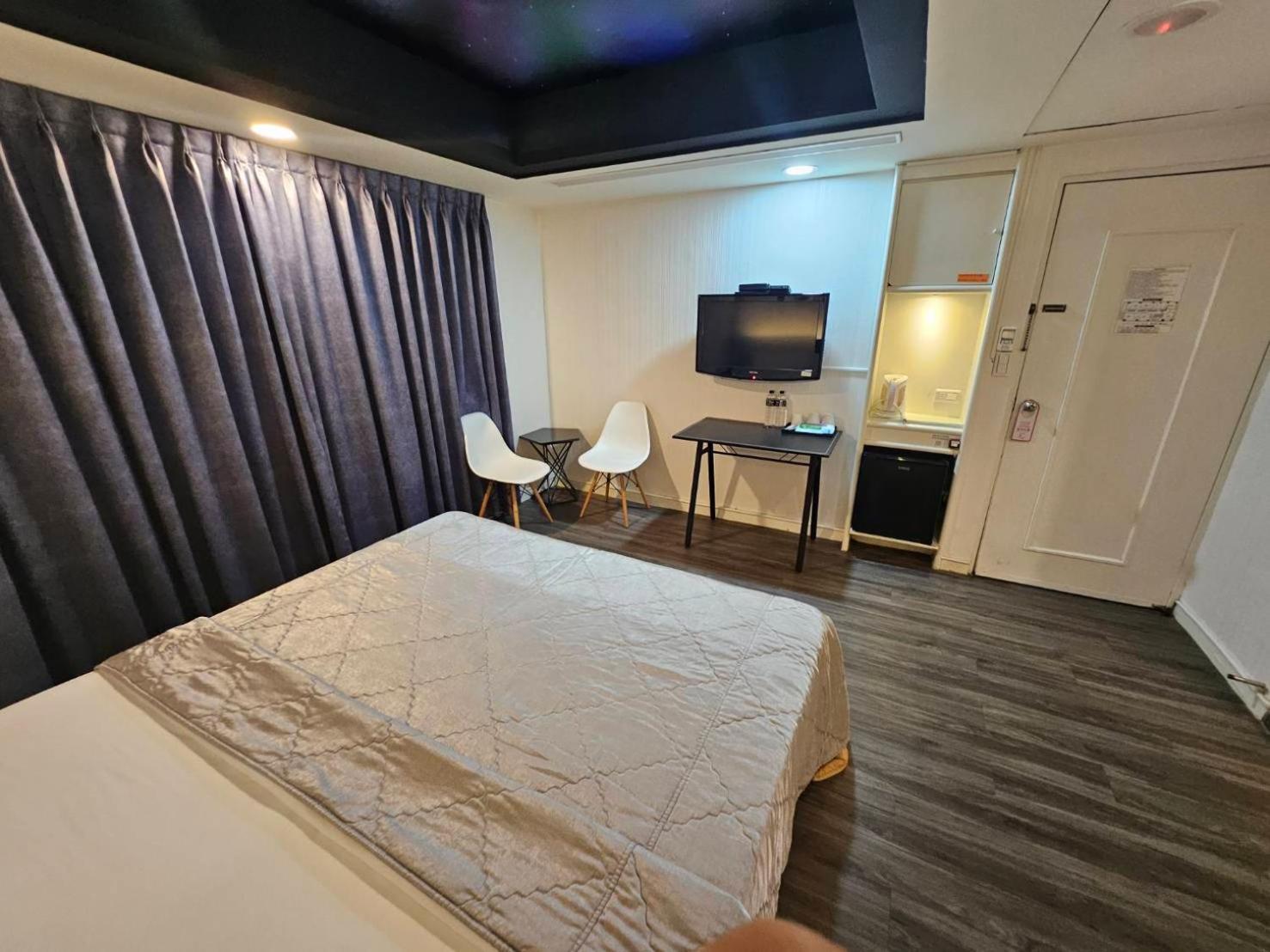 Joy Garden Hotel เกาสง ภายนอก รูปภาพ