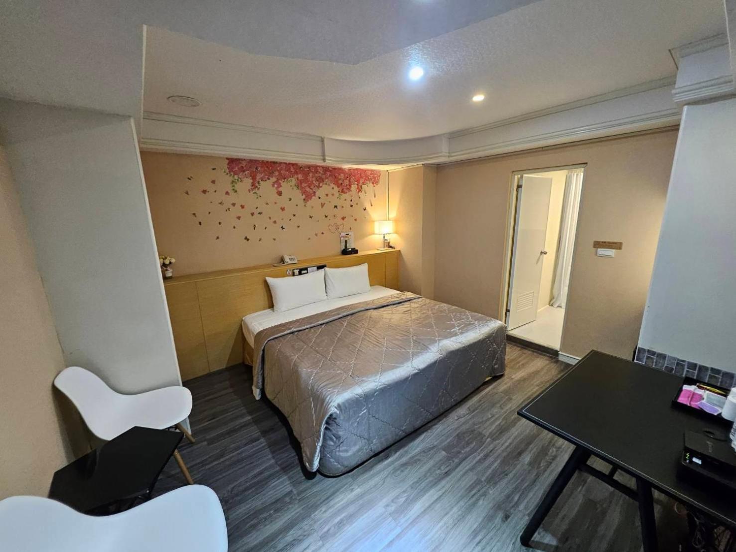 Joy Garden Hotel เกาสง ภายนอก รูปภาพ