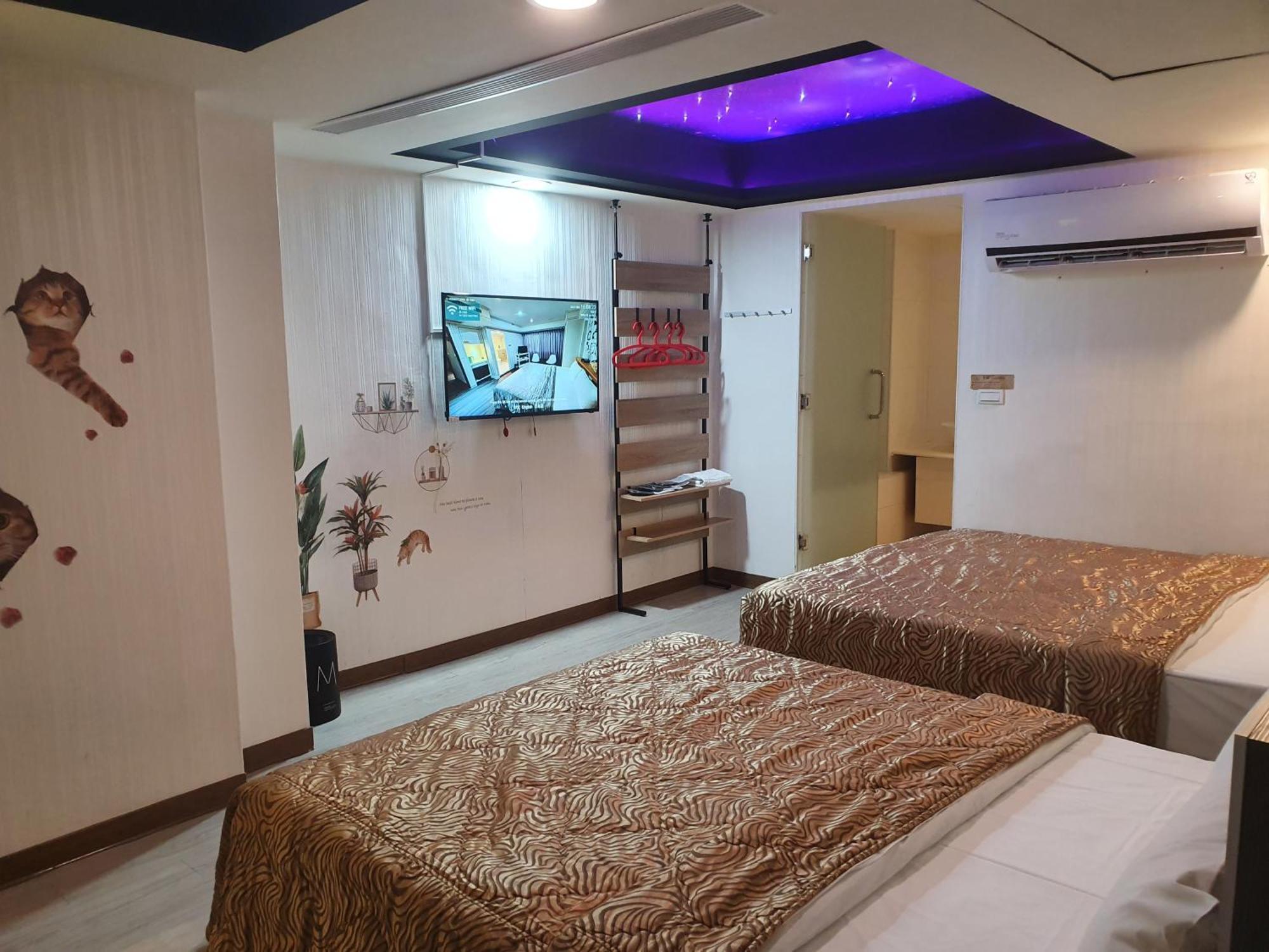 Joy Garden Hotel เกาสง ภายนอก รูปภาพ